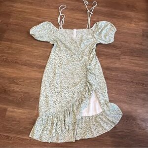 cute dress
perfect for summer
brand shein
size large
good condition
